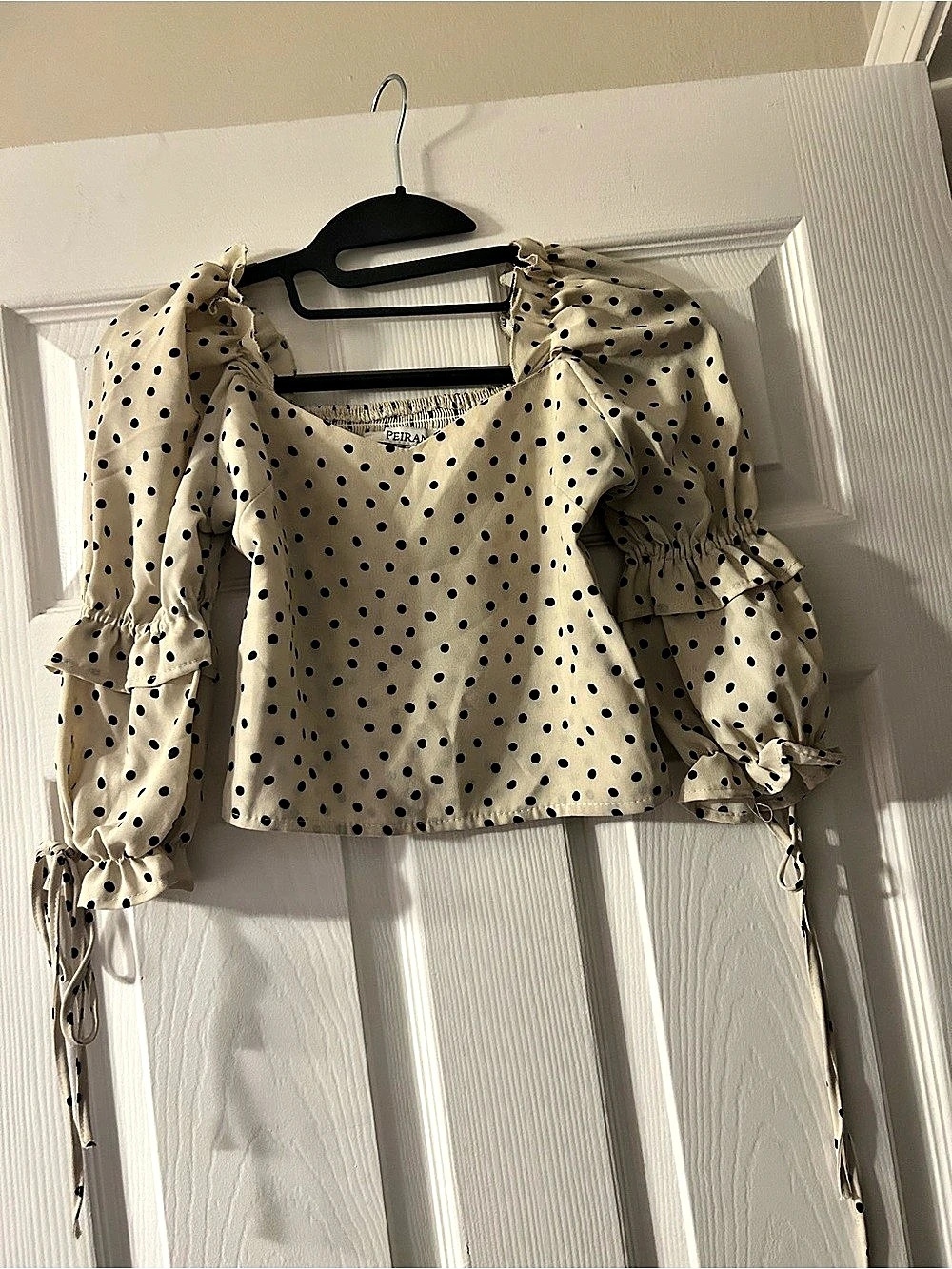 PEIRAN Polka Dot Puff Sleeve Blouse in Cream & Black Size Medium
